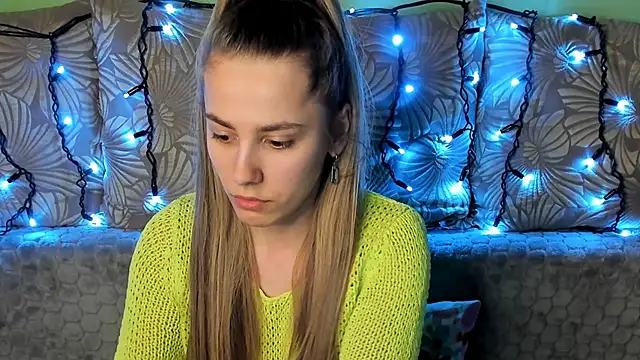 Snapshot of MaggieCake chatting on January 2025 01:50:01 AM MaggieCake online show from January 2025 01:50:01 AM