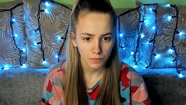 Snapshot of MaggieCake chatting on January 2025 05:30:01 AM MaggieCake online show from January 2025 05:30:01 AM