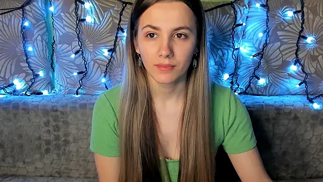 Snapshot of MaggieCake chatting on February 2025 01:22:01 AM MaggieCake online show from February 2025 01:22:01 AM