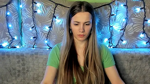 Snapshot of MaggieCake chatting on February 2025 04:25:02 AM MaggieCake online show from February 2025 04:25:02 AM