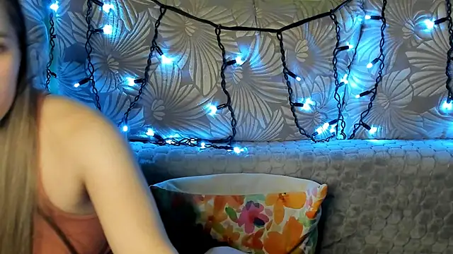 Snapshot of MaggieCake chatting on February 2025 01:21:01 AM MaggieCake online show from February 2025 01:21:01 AM