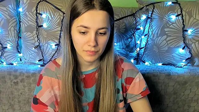 Snapshot of MaggieCake chatting on February 2025 04:40:01 AM MaggieCake online show from February 2025 04:40:01 AM