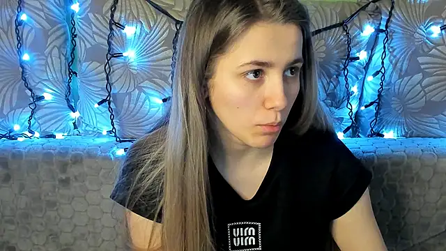 Snapshot of MaggieCake chatting on February 2025 08:49:02 AM MaggieCake online show from February 2025 08:49:02 AM