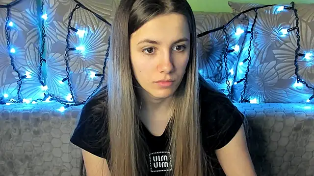 Snapshot of MaggieCake chatting on February 2025 05:19:02 AM MaggieCake online show from February 2025 05:19:02 AM