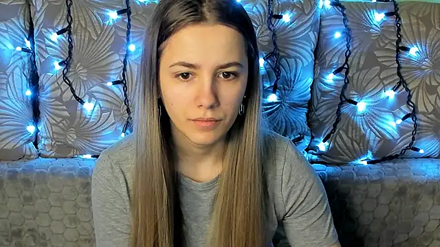 Snapshot of MaggieCake chatting on February 2025 05:45:02 AM MaggieCake online show from February 2025 05:45:02 AM