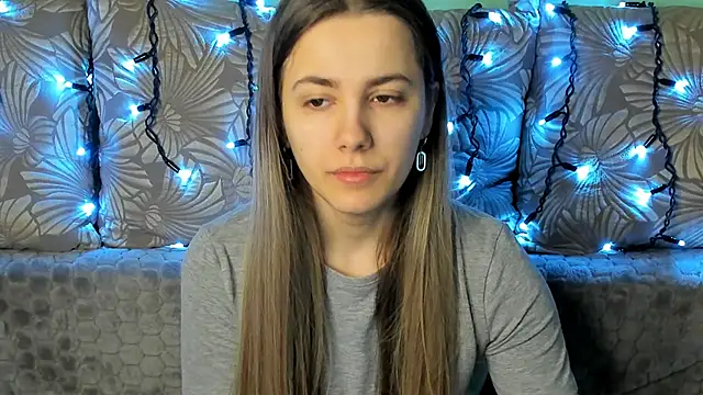 Snapshot of MaggieCake chatting on February 2025 06:10:02 AM MaggieCake online show from February 2025 06:10:02 AM