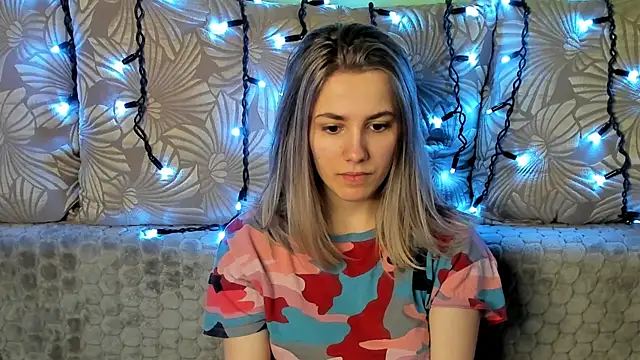 Snapshot of MaggieCake chatting on March 2025 07:41:01 AM MaggieCake online show from March 2025 07:41:01 AM