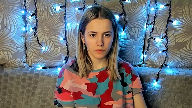 Snapshot of MaggieCake chatting on March 2025 01:16:01 AM MaggieCake online show from March 2025 01:16:01 AM