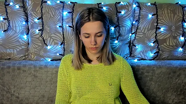 Snapshot of MaggieCake chatting on March 2025 05:47:01 AM MaggieCake online show from March 2025 05:47:01 AM