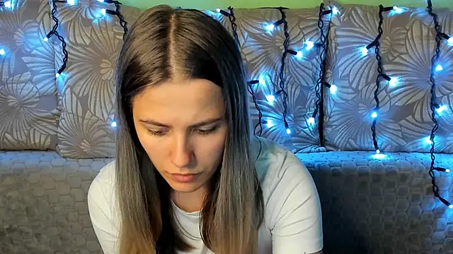 Snapshot of MaggieCake chatting on October 2025 02:03:02 AM MaggieCake online show from October 2025 02:03:02 AM