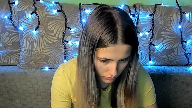 Snapshot of MaggieCake chatting on November 2025 04:36:01 AM MaggieCake online show from November 2025 04:36:01 AM