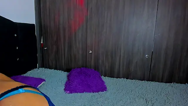 Snapshot of Rainnbow_ chatting on December 2024 06:02:02 AM Rainnbow online show from December 2024 06:02:02 AM