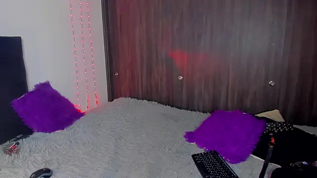 Snapshot of Rainnbow_ chatting on March 2025 05:37:01 PM Rainnbow online show from March 2025 05:37:01 PM