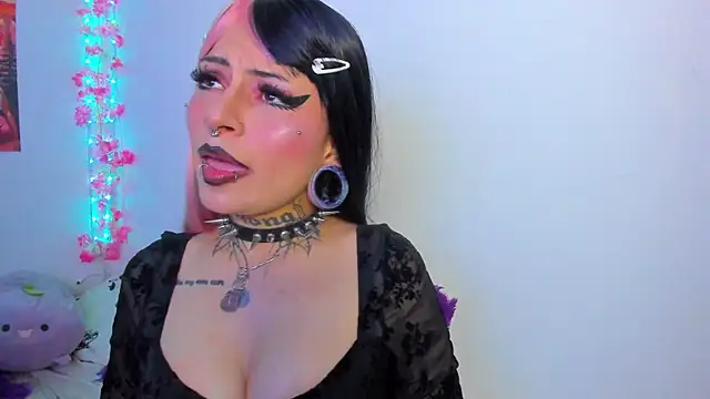 Snapshot of Rainnbow_ chatting on November 2025 04:23:02 AM Rainnbow online show from November 2025 04:23:02 AM