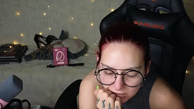 Ginger Stay online show from September 2025 08:45:02 PM