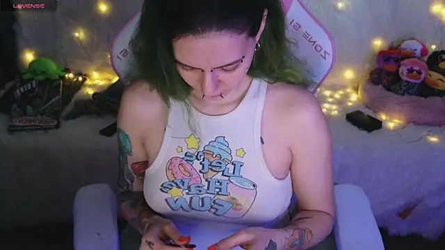 Snapshot of Ginger_Stay chatting on May 2026 10:11:02 AM Ginger Stay online show from May 2026 10:11:02 AM
