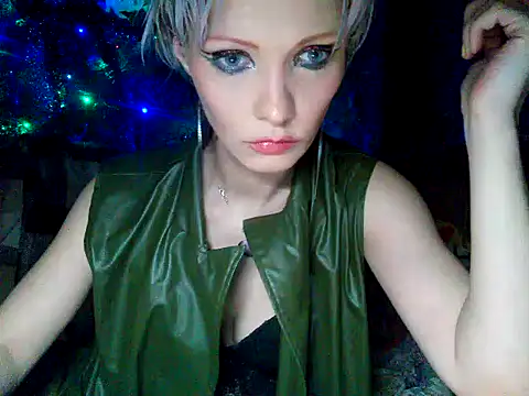 WildMissNiks online show from December 2024 02:10:02 PM