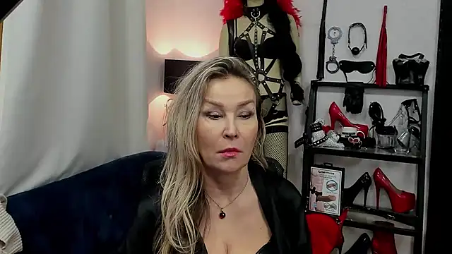 crystaLUX online show from January 2025 10:11:02 AM