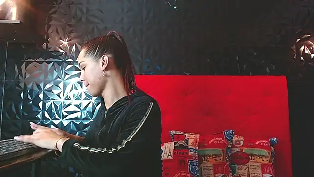 PINK  LOLA1 online show from February 2025 12:04:01 AM