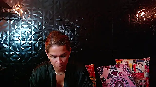 PINK  LOLA1 online show from November 2025 12:57:01 AM