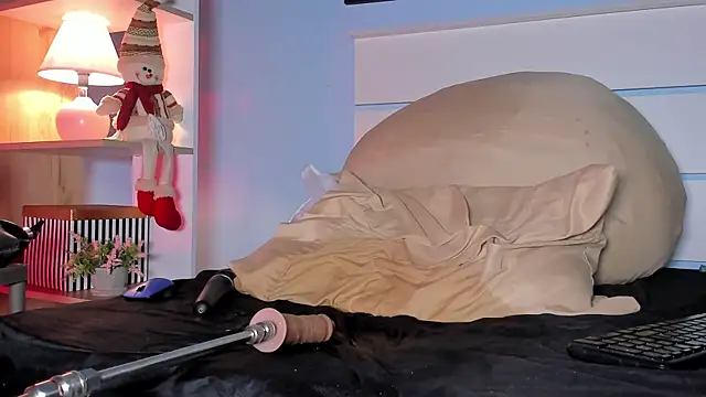 alicialittle online show from December 2024 11:08:02 PM