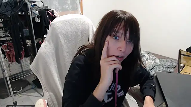 missthon0 online show from September 2025 01:00:01 PM