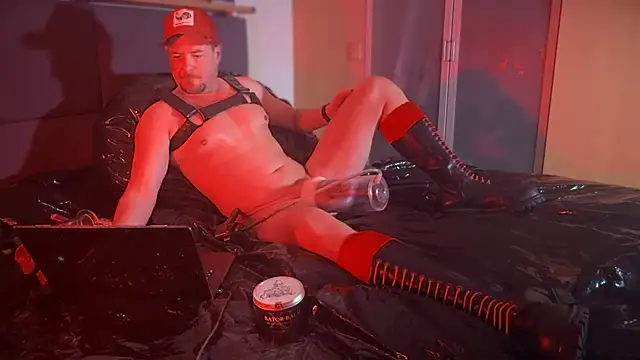 Snapshot of PumpChester82 chatting on March 2025 04:45:02 PM PumpChester82 online show from March 2025 04:45:02 PM