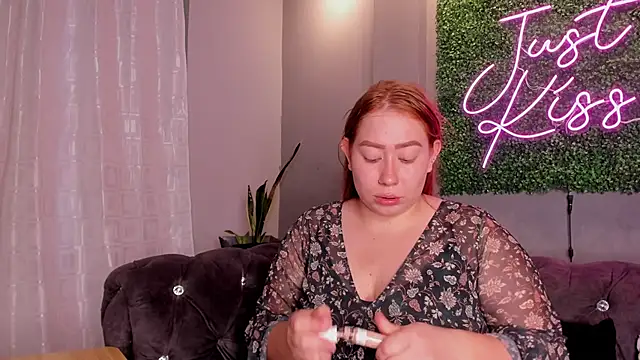 hannamartinn online show from October 2025 03:43:01 PM