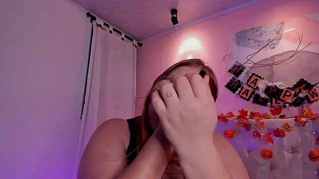 hannamartinn online show from October 2025 03:19:01 PM