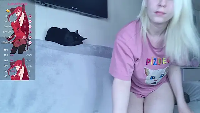 Snapshot of Evelyn_rabbit chatting on March 2025 03:40:01 PM Evelyn rabbit online show from March 2025 03:40:01 PM