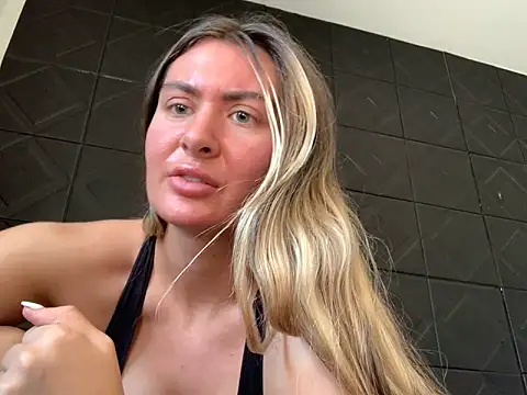 Alyssa rhoades online show from February 2025 07:49:02 PM