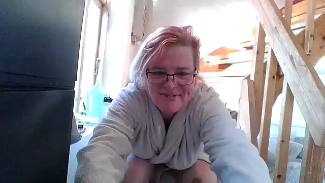 Snapshot of kathrin193 chatting on February 2025 08:29:01 AM kathrin193 online show from February 2025 08:29:01 AM