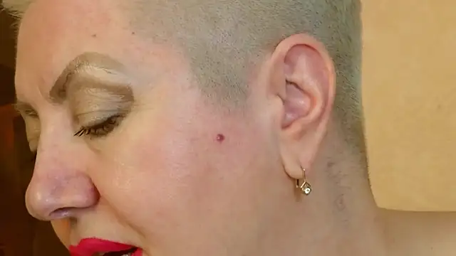 LadyPosh online show from December 2024 05:52:02 AM