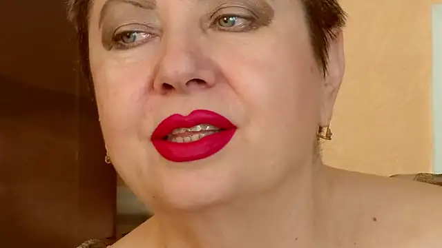 Snapshot of LadyPosh chatting on June 2026 09:30:01 PM LadyPosh online show from June 2026 09:30:01 PM