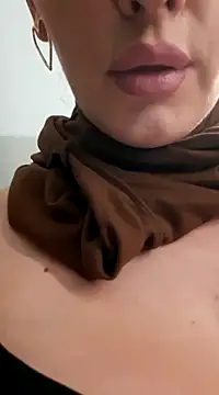 Snapshot of Dirtyfeelin chatting on December 2024 05:22:02 PM Dirtyfeelin online show from December 2024 05:22:02 PM