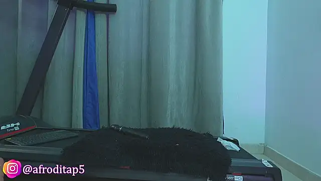 Snapshot of afroditaP_ chatting on February 2025 03:50:01 PM afroditaP online show from February 2025 03:50:01 PM