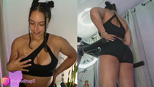 Snapshot of afroditaP_ chatting on February 2025 05:15:02 PM afroditaP online show from February 2025 05:15:02 PM