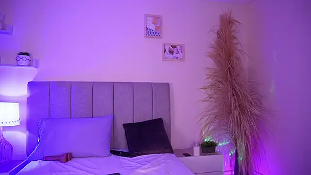 Snapshot of curvyliciousss chatting on December 2024 11:08:01 PM curvyliciousss online show from December 2024 11:08:01 PM