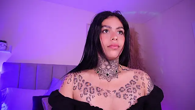 Snapshot of curvyliciousss chatting on December 2024 12:54:01 AM curvyliciousss online show from December 2024 12:54:01 AM