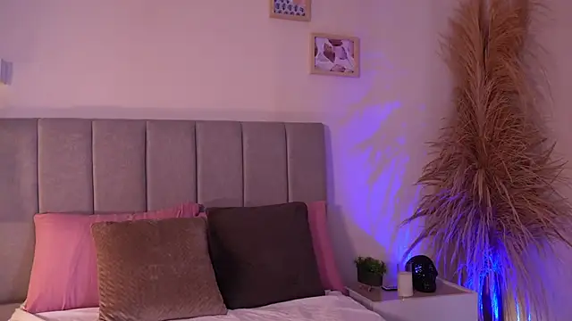 Snapshot of curvyliciousss chatting on December 2025 08:59:02 PM curvyliciousss online show from December 2025 08:59:02 PM