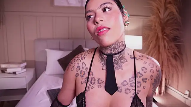 curvyliciousss online show from March 2026 05:29:01 PM