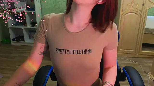 Snapshot of DanaMartina chatting on March 2025 08:27:01 AM DanaMartina online show from March 2025 08:27:01 AM