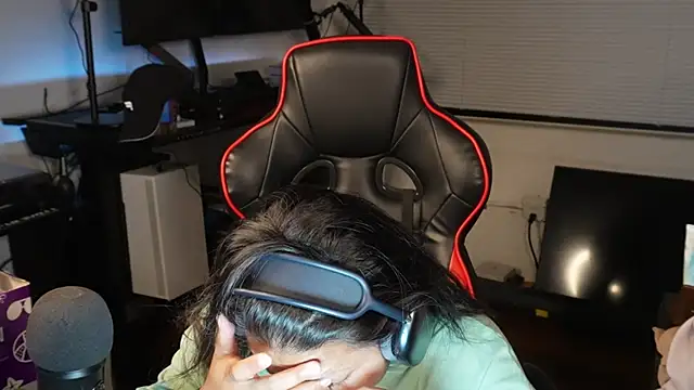 Bubbleliyah online show from February 2025 11:53:02 PM