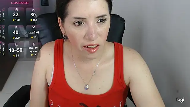 spicey latina online show from April 2026 05:28:01 PM