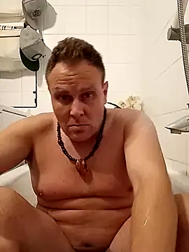 OliverBerlinSucht online show from October 2025 04:32:01 AM