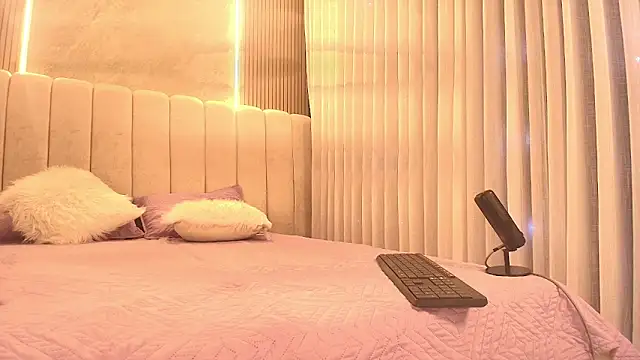 emyli sw  online show from February 2026 03:12:02 AM