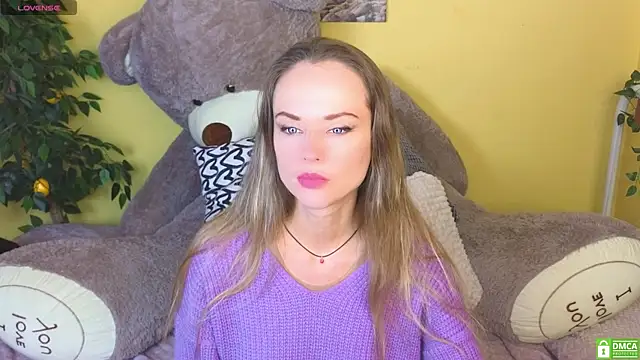 Snapshot of SuchArt_ chatting on February 2025 03:27:01 PM SuchArt online show from February 2025 03:27:01 PM