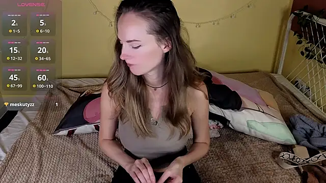 Snapshot of SuchArt_ chatting on September 2025 03:37:02 PM SuchArt online show from September 2025 03:37:02 PM