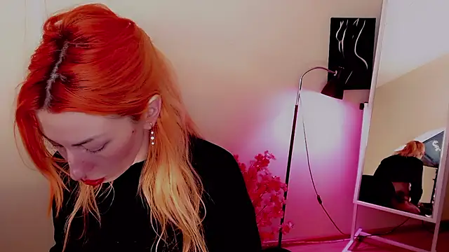 Snapshot of AnnieGOld_ chatting on December 2024 10:39:02 PM AnnieGOld online show from December 2024 10:39:02 PM