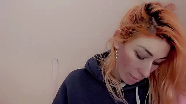 Snapshot of AnnieGOld_ chatting on January 2025 09:19:02 AM AnnieGOld online show from January 2025 09:19:02 AM